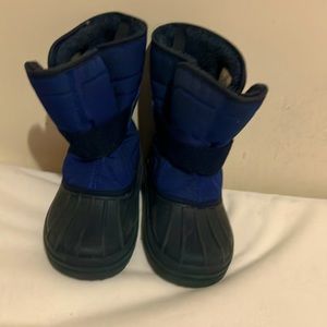 Blue strap weatherproof rain boots for toddler size 10